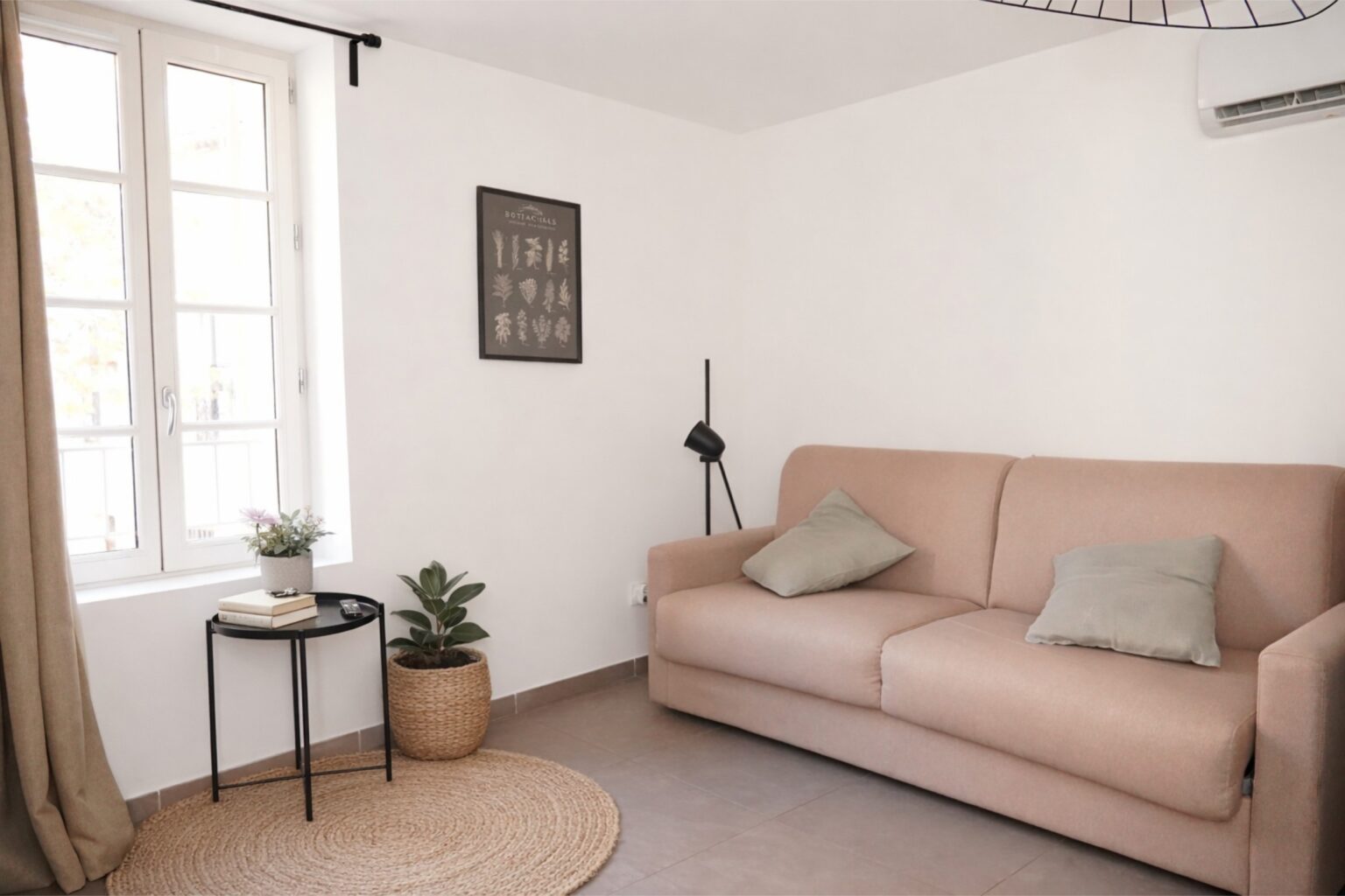 classique-201-hotel-velaux-location-appartement-30490840-c29c-4031-b86f-b2471e858a6e