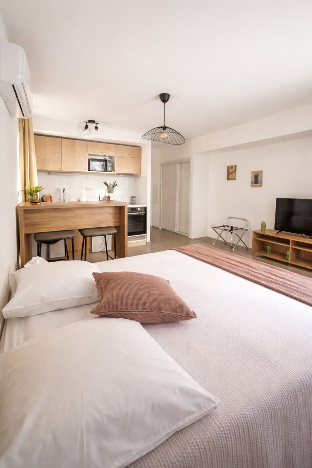 confort-101-hotel-velaux-location-appartement-velaux-hotel-bnb-locations-saisonnieres-chambre-classique-1399043b-d459-49ef-974d-59ea8cfc7933