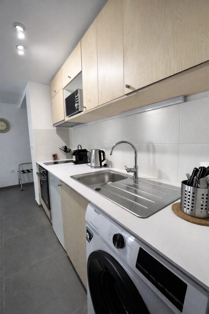 deluxe-302-hotel-velaux-location-appartement-velaux-hotel-bnb-locations-saisonnieres-studio-deluxe-79e73e72-1bf4-487a-9190-d686644f8d5e-copie