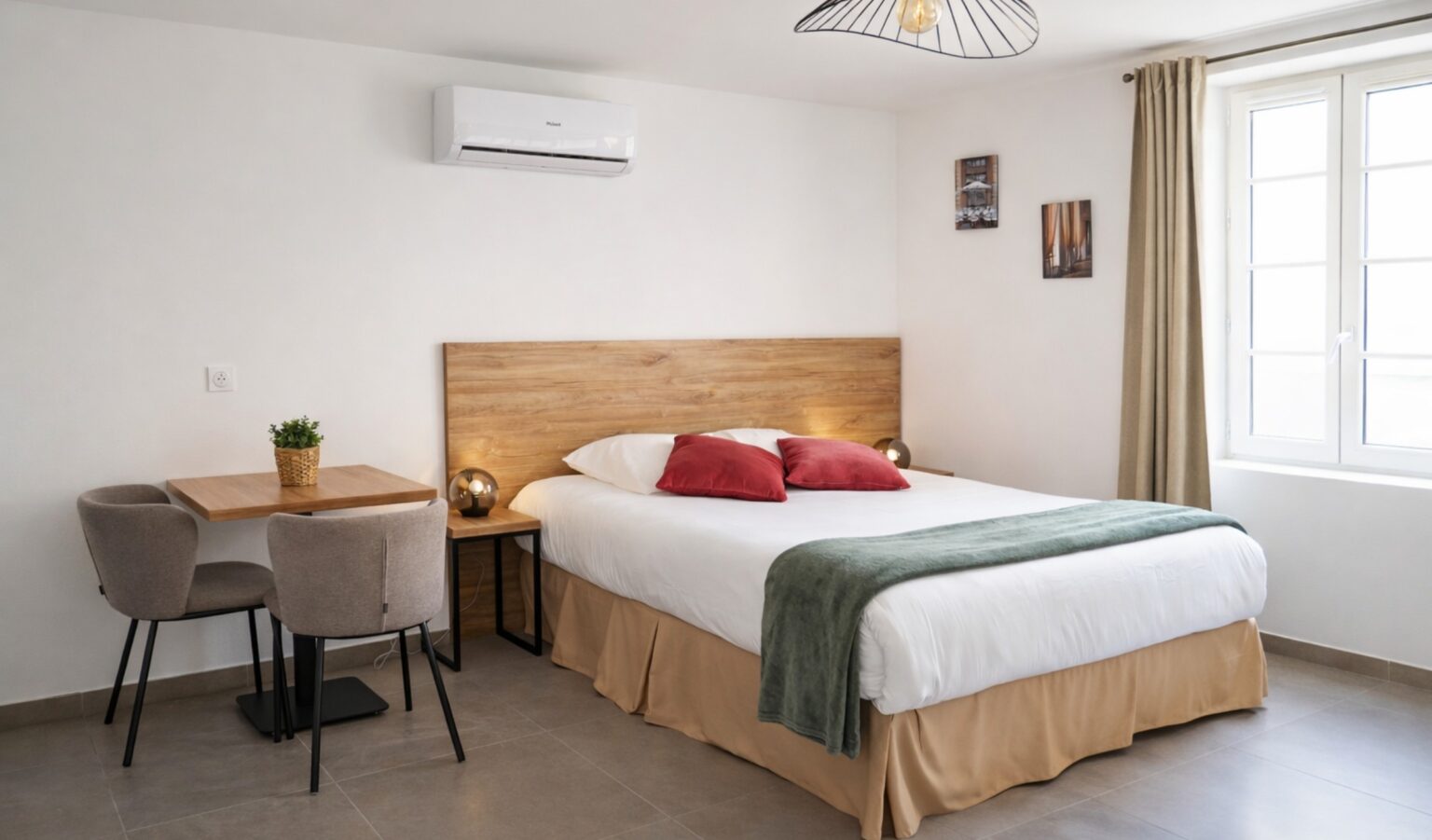 elegance-102-hotel-velaux-location-appartement-velaux-hotel-bnb-locations-saisonnieres-studio-deluxe-2-4351634d-9aa1-4dcc-91b8-8df18a21e052