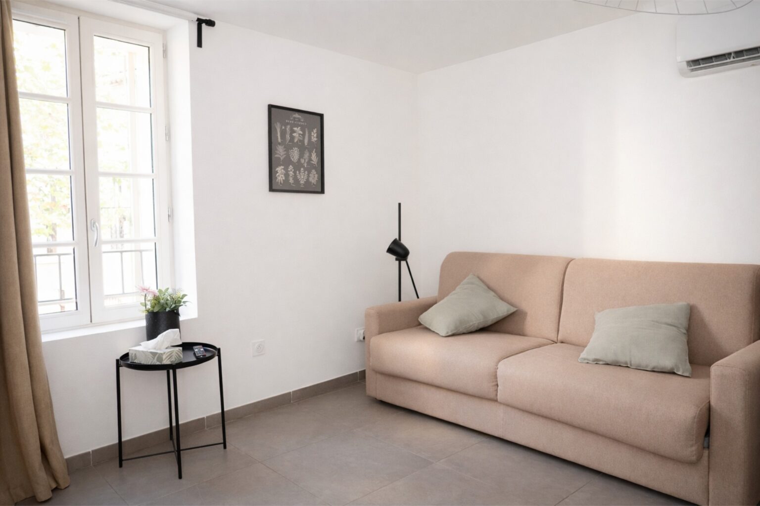 standard-301-hotel-velaux-location-appartement-56e0e704-86b1-4da1-9942-481da5cfe542